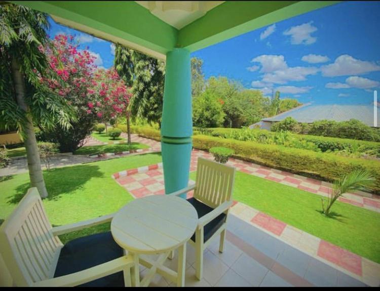 Royal village Hotel Dodoma Exteriör bild